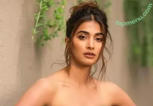 Pooja Hegde / hegdepooja nude photo #0119