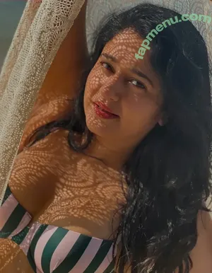 Poonam Bajwa / poonambajwa555 nude photo #0038