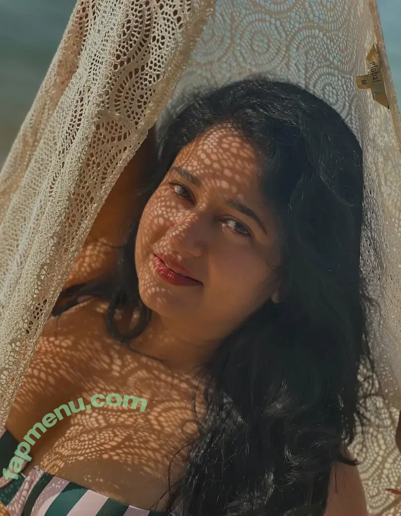 Poonam Bajwa nude photo #0040 (poonambajwa555)