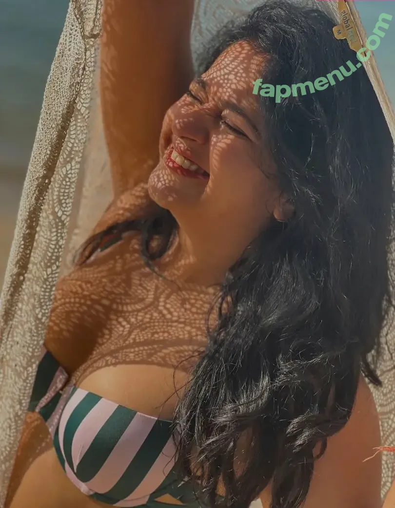 Poonam Bajwa nude photo #0043 (poonambajwa555)