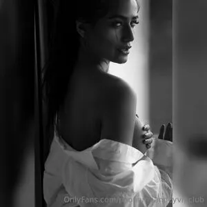 Poonam Pandey / Indian Goddess / iPoonampandey / poonampandeytv nude photo #0025