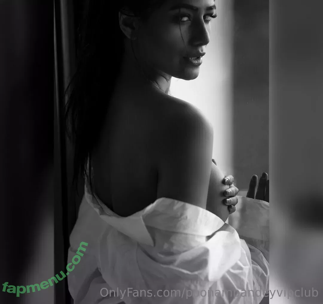Poonam Pandey nude photo #0025 (Indian Goddess / iPoonampandey / poonampandeytv)
