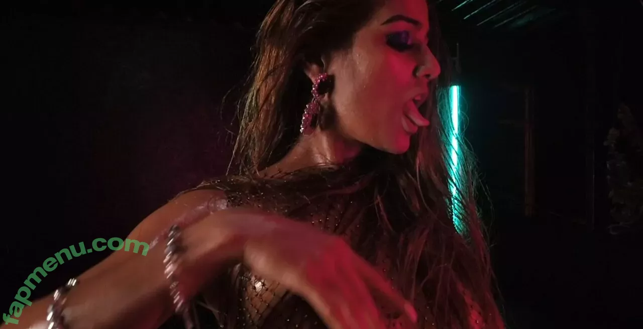Poonam Pandey nude photo #0086 (Indian Goddess / iPoonampandey / poonampandeytv)
