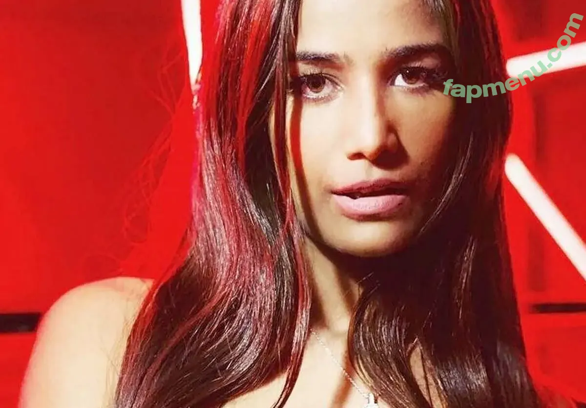 poonampandey nude photo #0001 (poonampandey)
