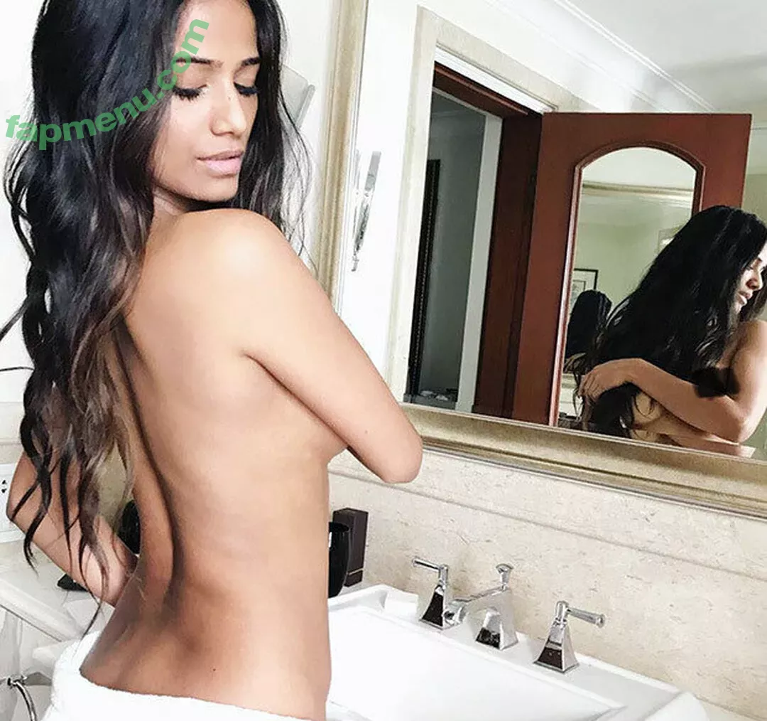 poonampandeytv nude photo #0018 (poonampandeytv)