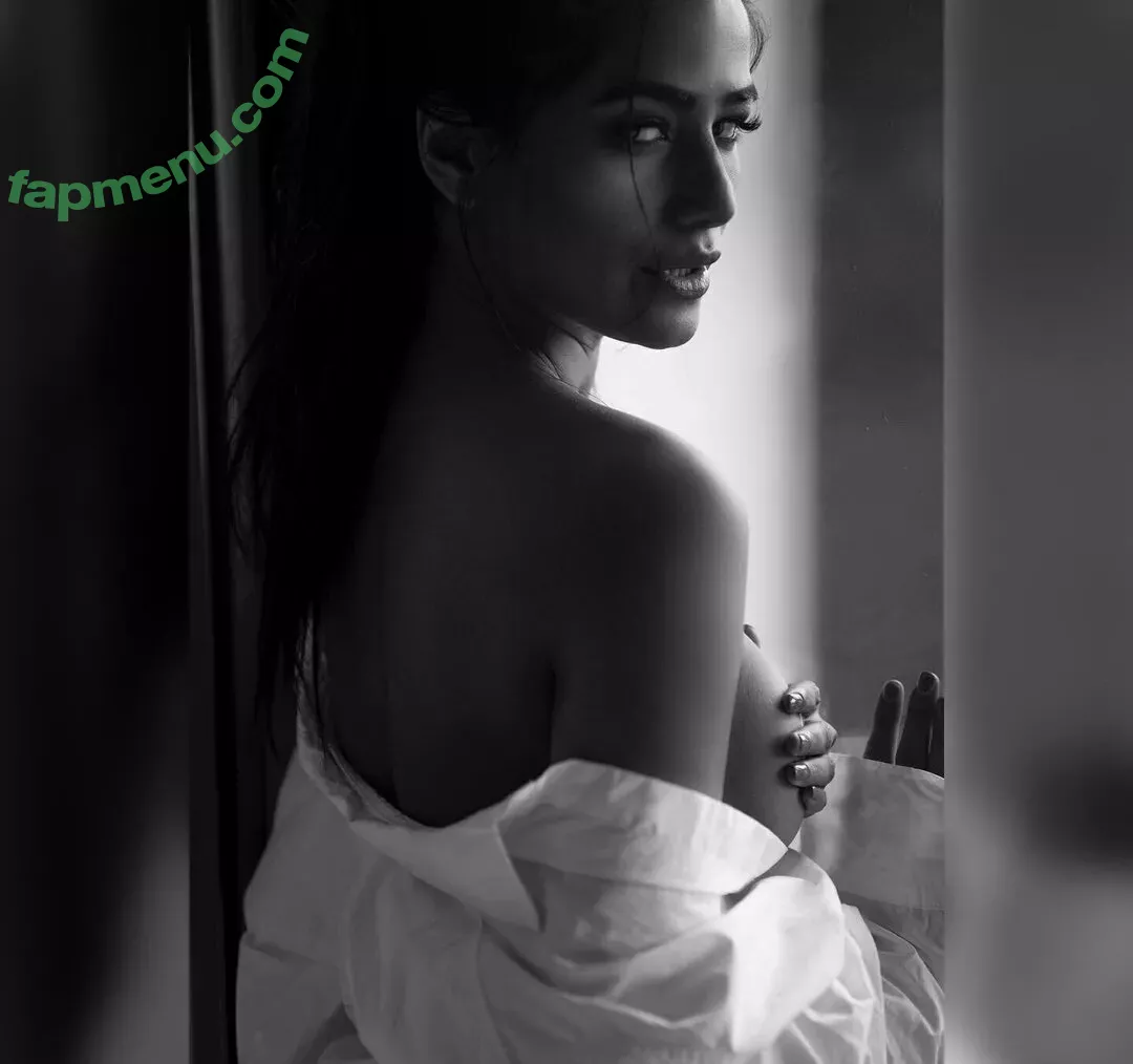 poonampandeytv nude photo #0087 (poonampandeytv)