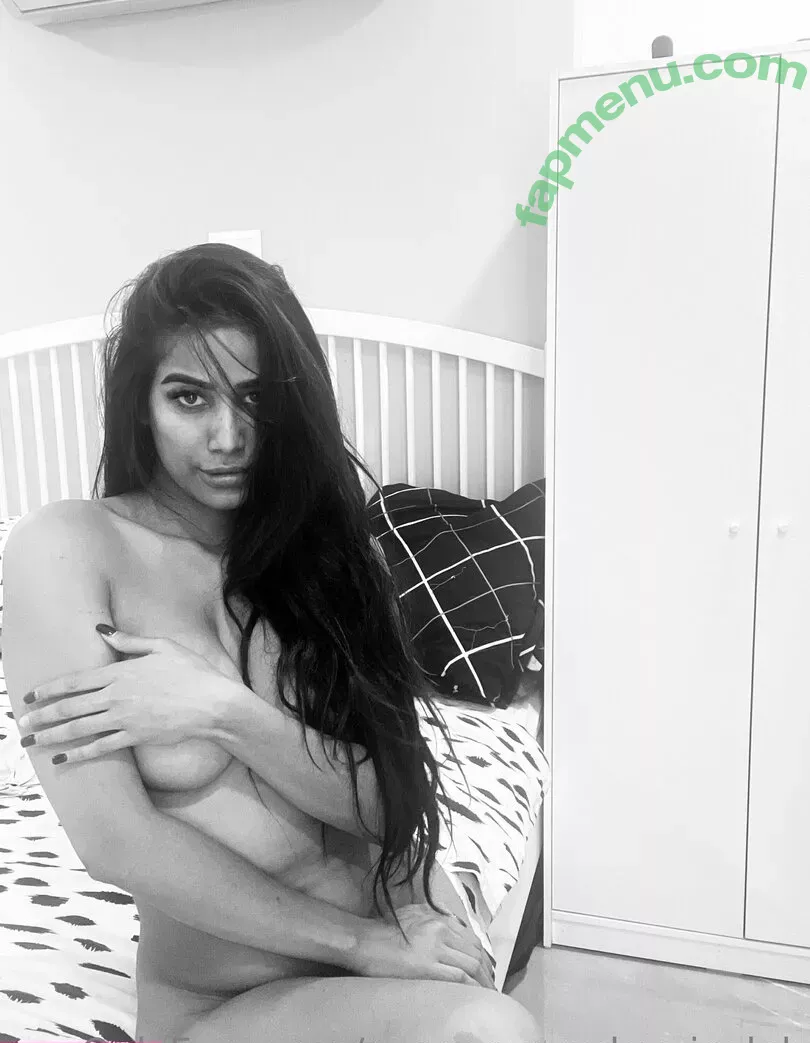 poonampandeytv nude photo #0095 (poonampandeytv)