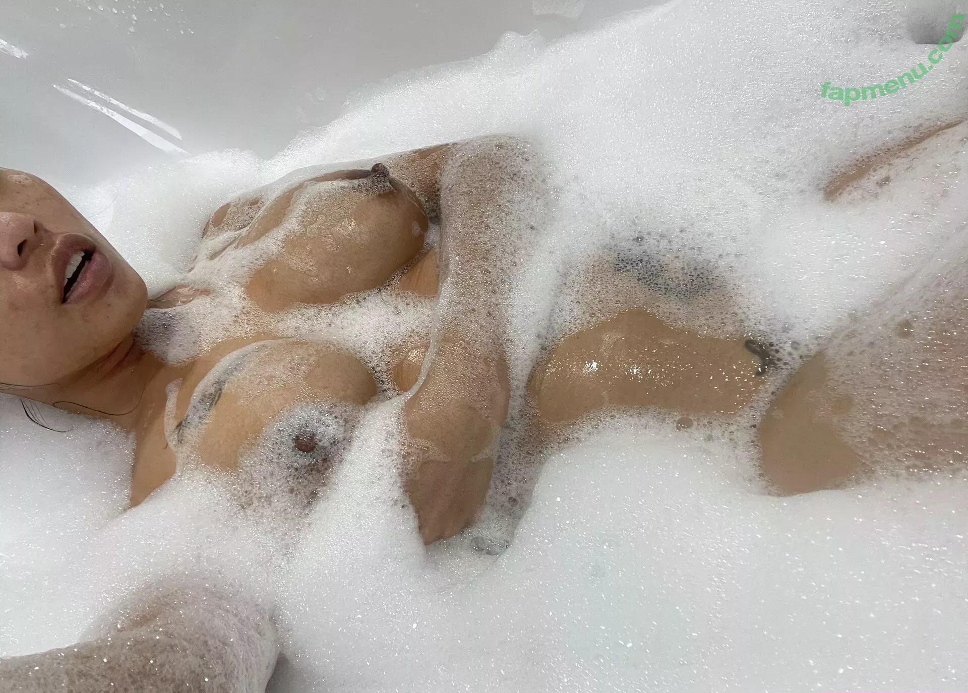 poopea nude photo #0100 (poopea.official)