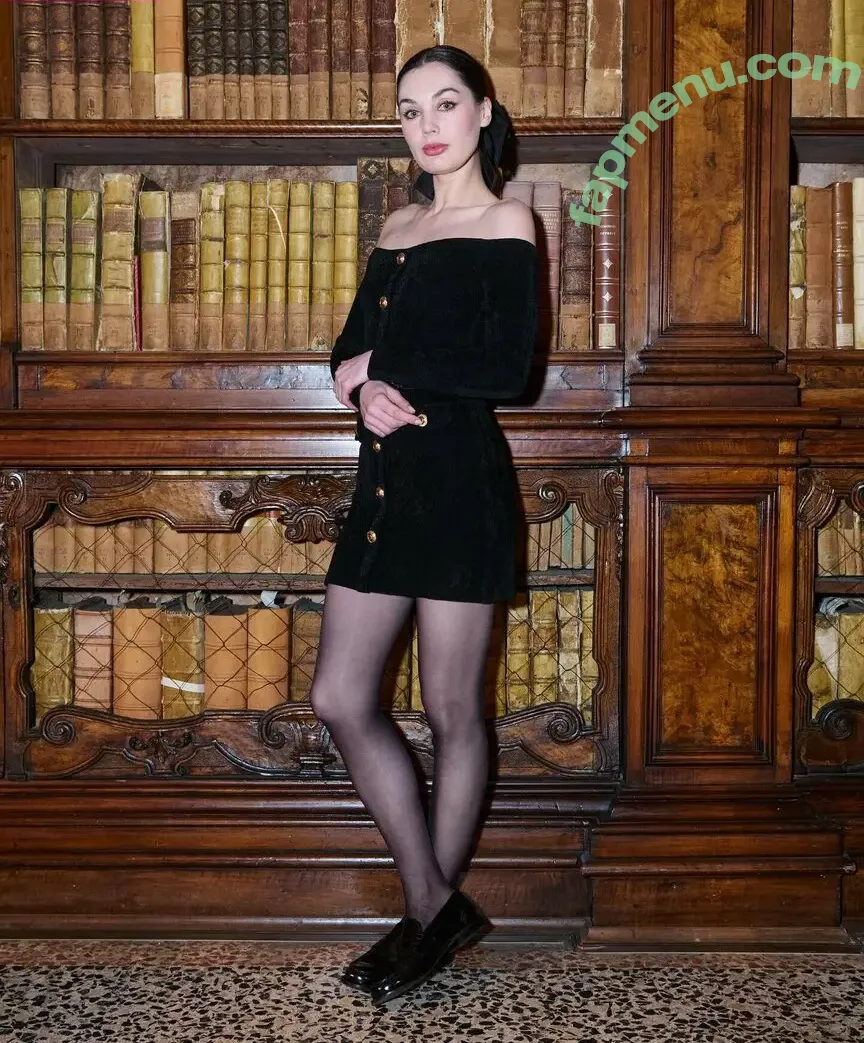 Poppy Corby Tuech nude photo #0039 (poppycorbytuech)