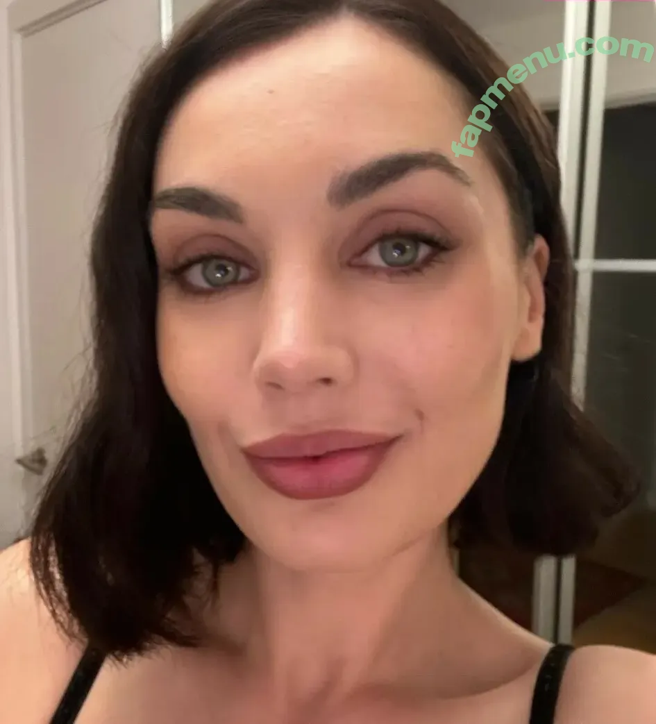 Poppy Corby Tuech nude photo #0041 (poppycorbytuech)