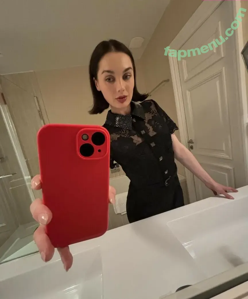 Poppy Corby Tuech nude photo #0044 (poppycorbytuech)