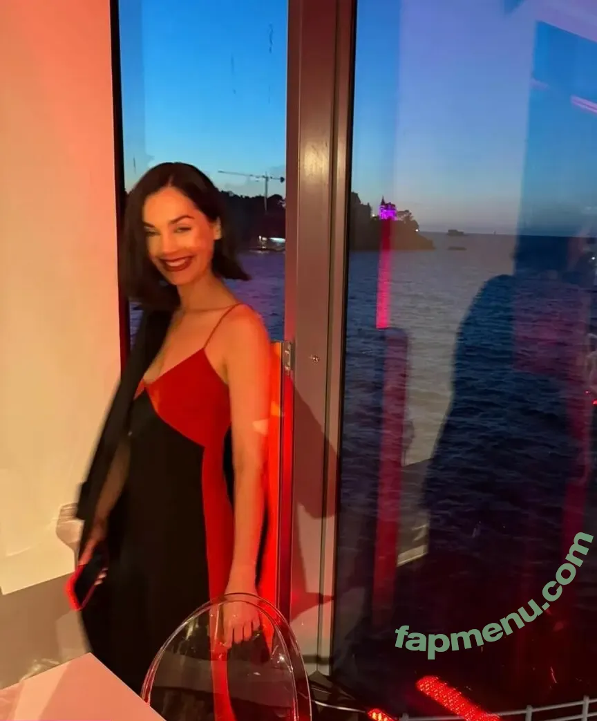 Poppy Corby Tuech nude photo #0047 (poppycorbytuech)