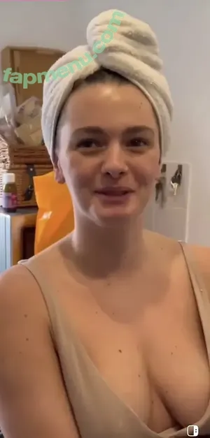 Poppy Hollins / poppyhollins nude photo #0018