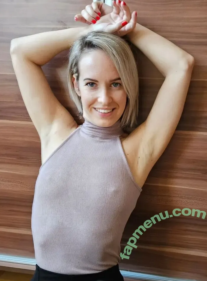 poppyleonie nude photo #0011 (poppy.leonie)