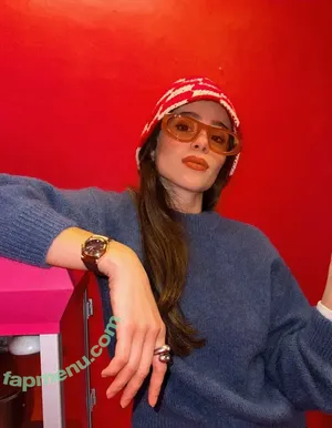 Poqssi nude photo #0085