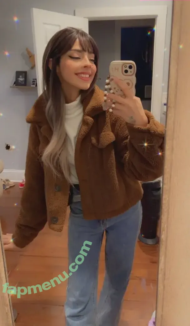 Poromariee nude photo #0003 (Poromariee)