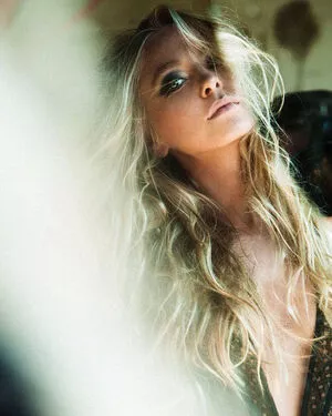 Portia Doubleday / portiadd nude photo #0007