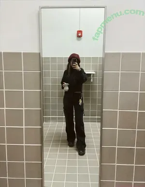 Portofbones nude photo #0068