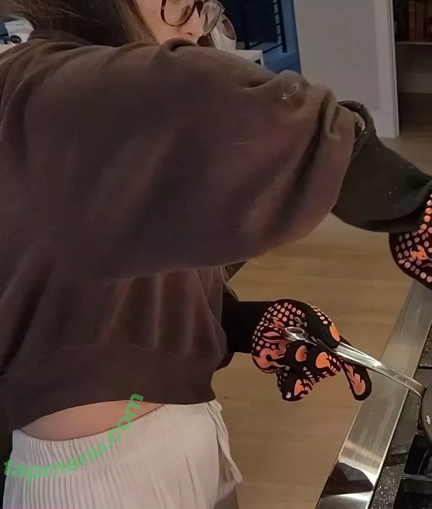 PotasticPanda nude photo #0422 (Jeannie / MXRPlays / mmoxreview / mxrlovesfans)