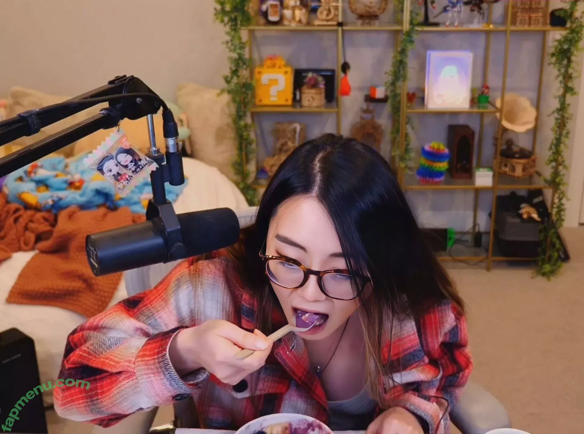 PotasticPanda nude photo #0551 (Jeannie / MXRPlays / mmoxreview / mxrlovesfans)