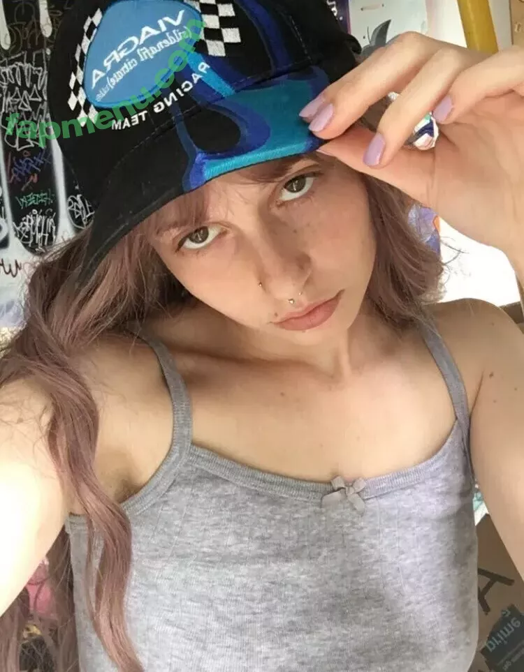 poutyangel nude photo #0024 (Pouty Angel / poutylil)