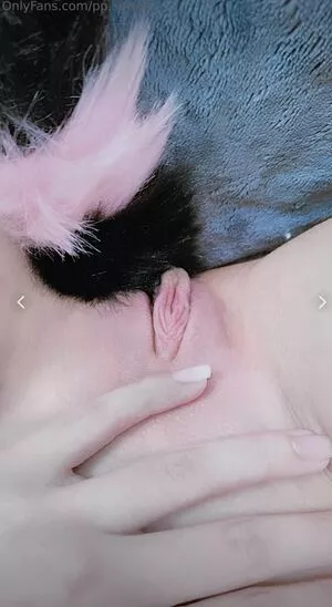 pp.suwan / lo_lirin nude photo #0023