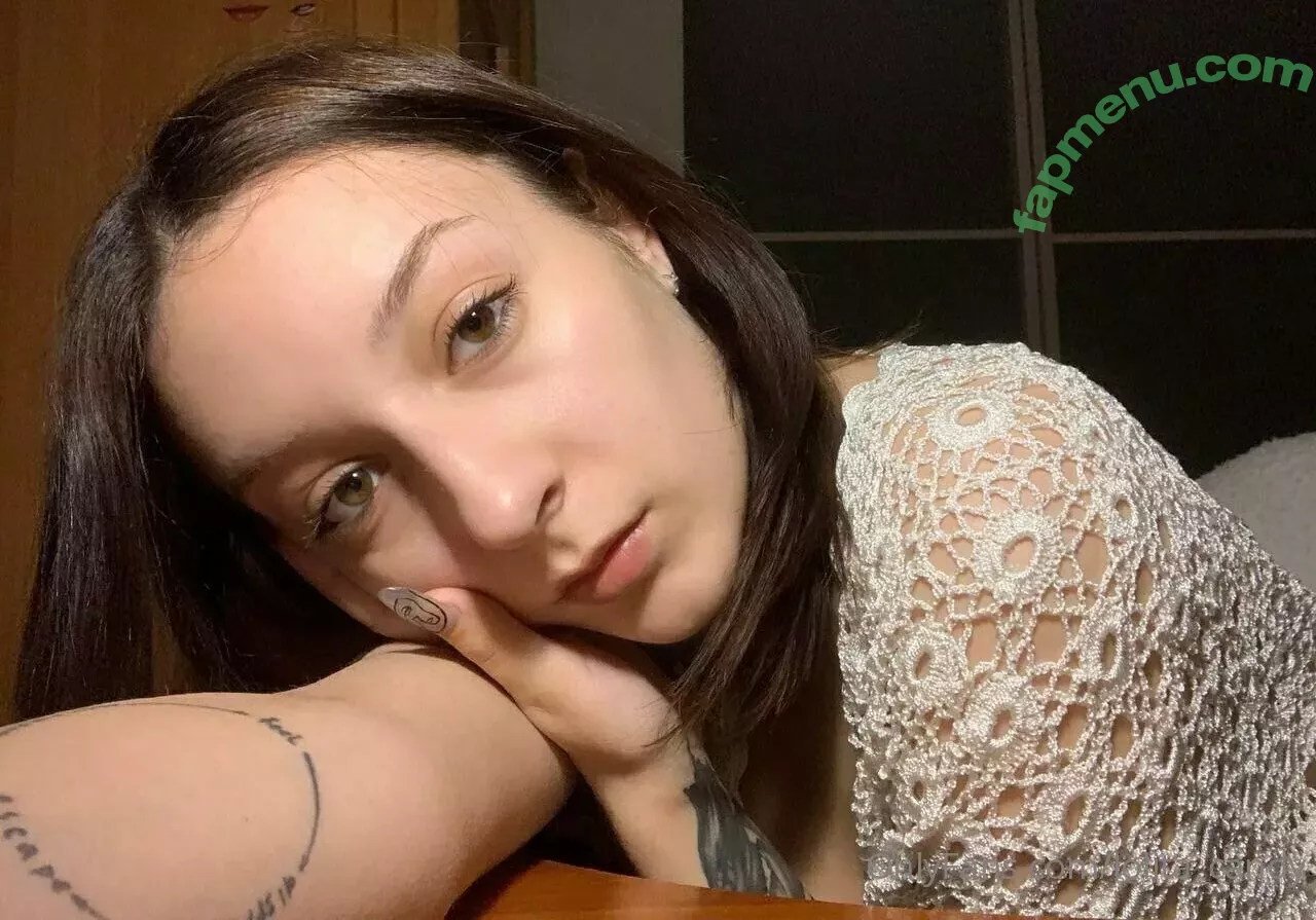 pppoisonnnivy nude photo #0004 (liz_05_dixson)