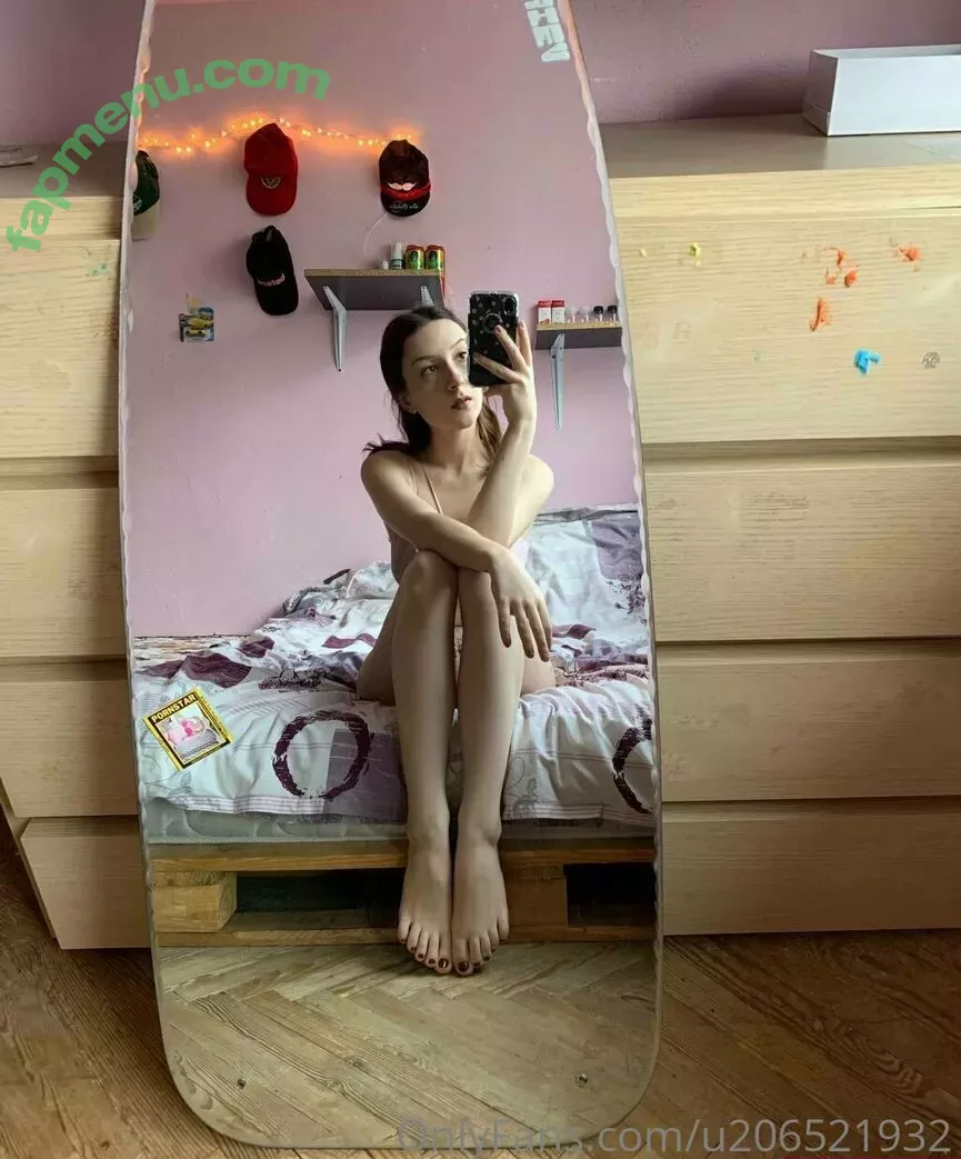 pppoisonnnivy nude photo #0005 (liz_05_dixson)