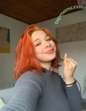pradaxxx1 / prada nude photo #0011