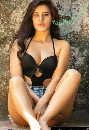 Prajakta Dusane / praju_starlet nude photo #0093