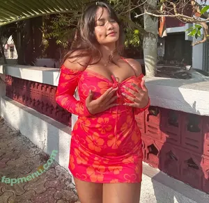 Prakriti Saha / prakritisahaa nude photo #0061