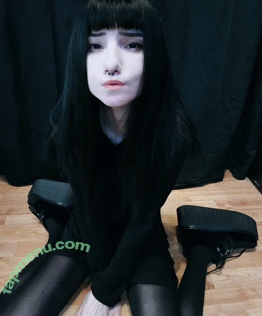preachersmanicdaughter nude photo #0003 (preachersmanicdaughter)