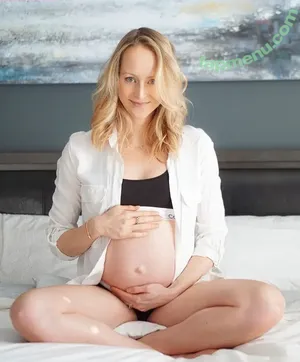 Pregnant Celebs / pregnant.celebrities nude photo #0190