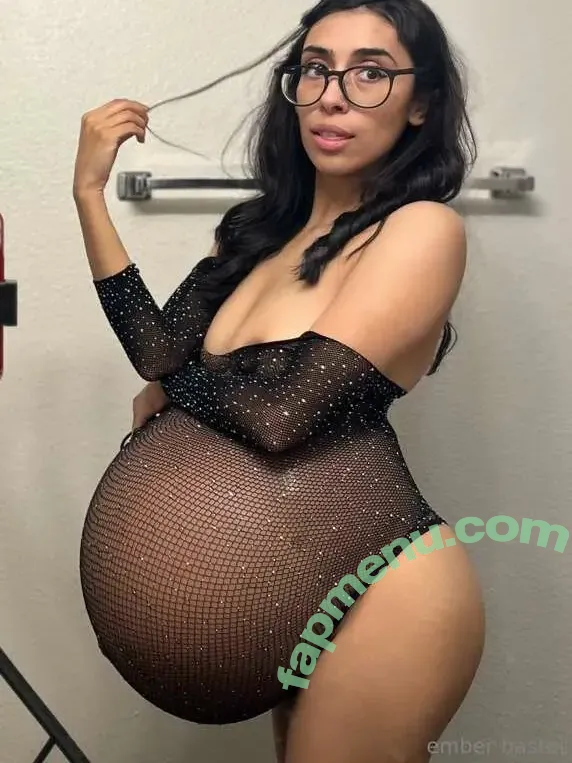 Pregnant Ember nude photo #0029 (emberbastet)