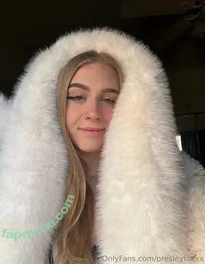 presleyfoxxx / presleyyfoxx nude photo #0068