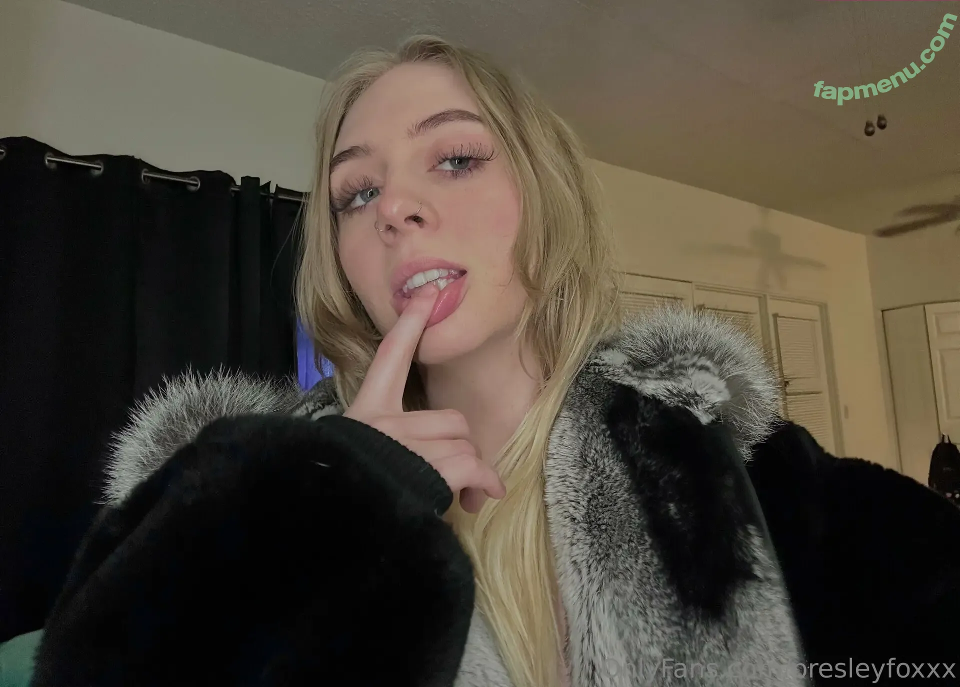 presleyfoxxx nude photo #0003 (presleyyfoxx)