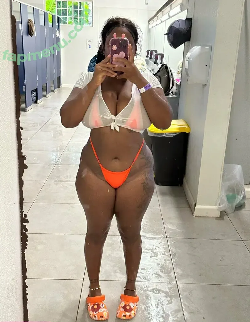 Pretty_Thickaz nude photo #0003 (Pretty_Thickaz)