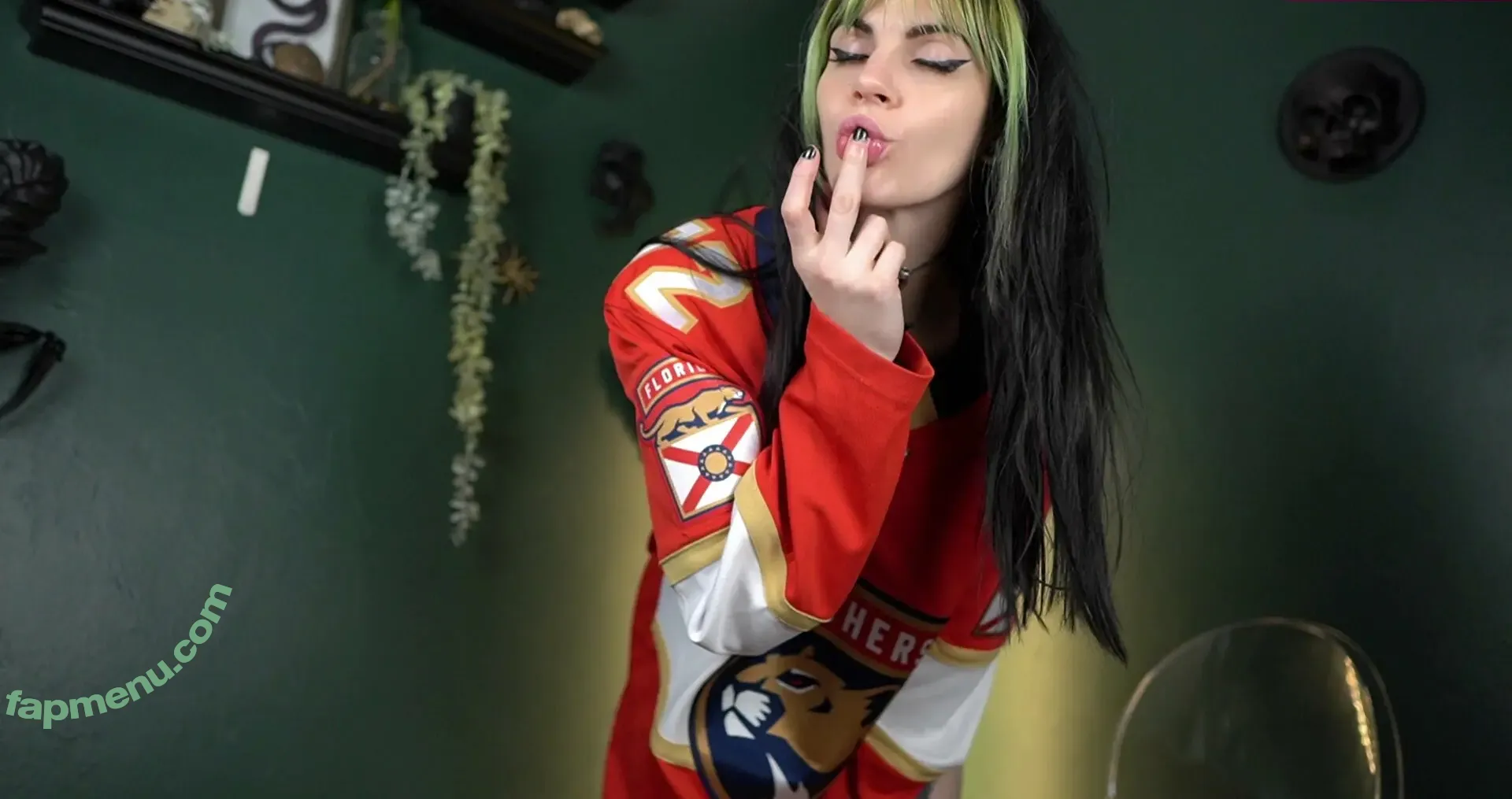 prettyinpunk92 nude photo #0157 (prettyinpinkk92)