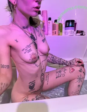 prettylittlefreak13 / pre.ttylil13 nude photo #0160