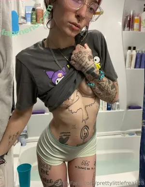 prettylittlefreak13 / pre.ttylil13 nude photo #0307