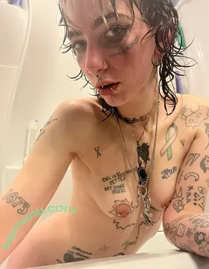 prettylittlefreak13 / pre.ttylil13 nude photo #0505