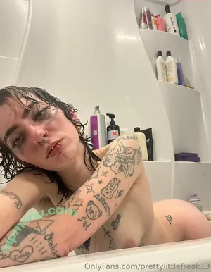prettylittlefreak13 / pre.ttylil13 nude photo #0510