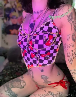 prettylittlefreak13 / pre.ttylil13 nude photo #0570