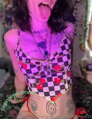 prettylittlefreak13 / pre.ttylil13 nude photo #0575