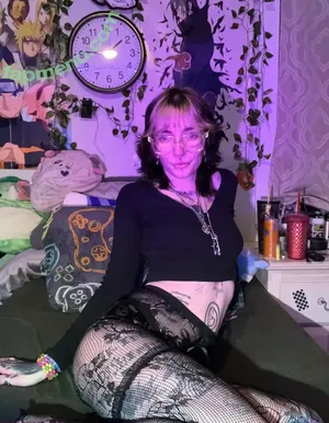 prettylittlefreak13 / pre.ttylil13 nude photo #0611