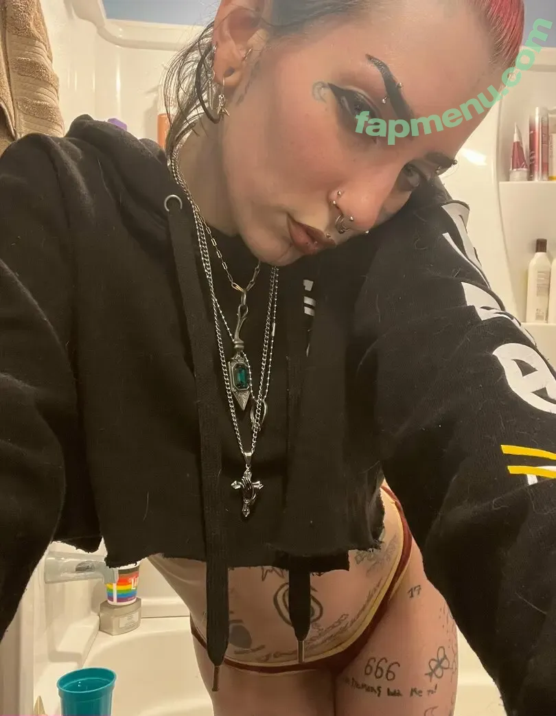 prettylittlefreak13 nude photo #0112 (pre.ttylil13)