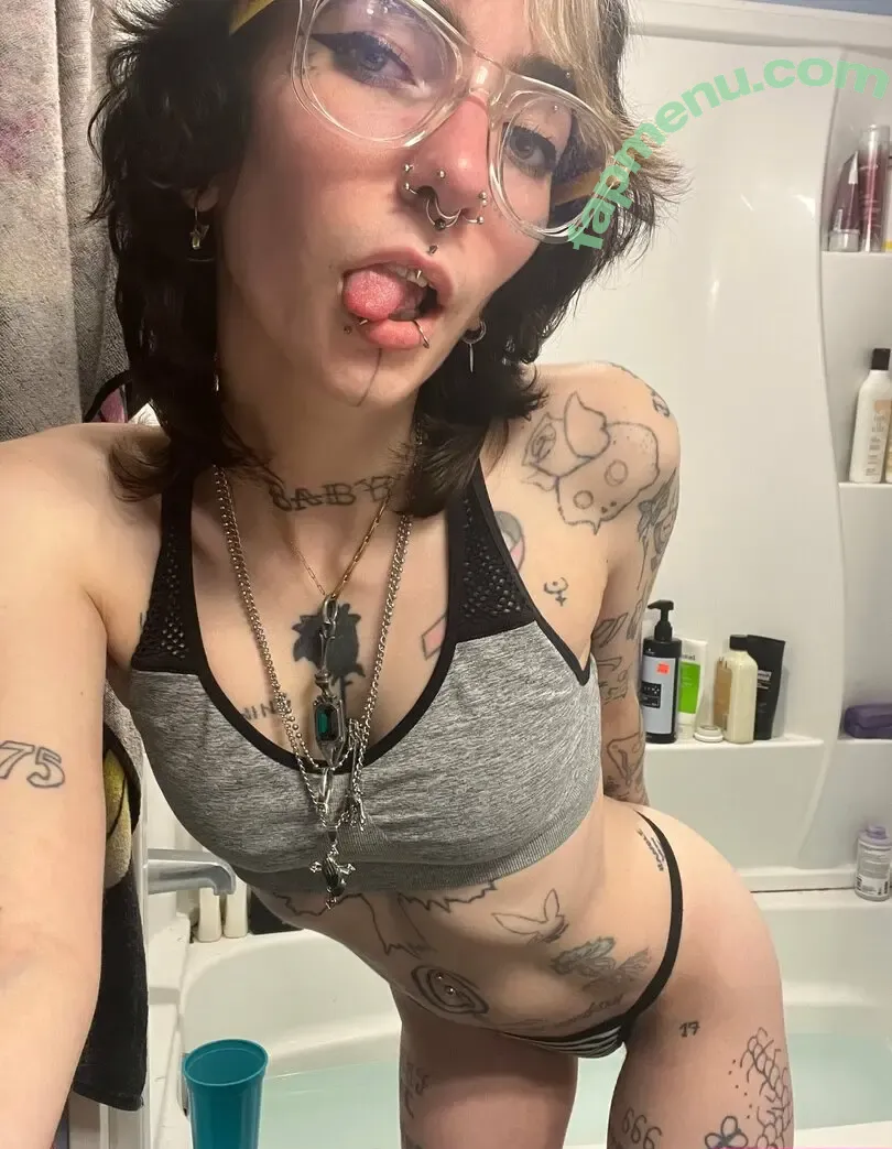 prettylittlefreak13 nude photo #0554 (pre.ttylil13)