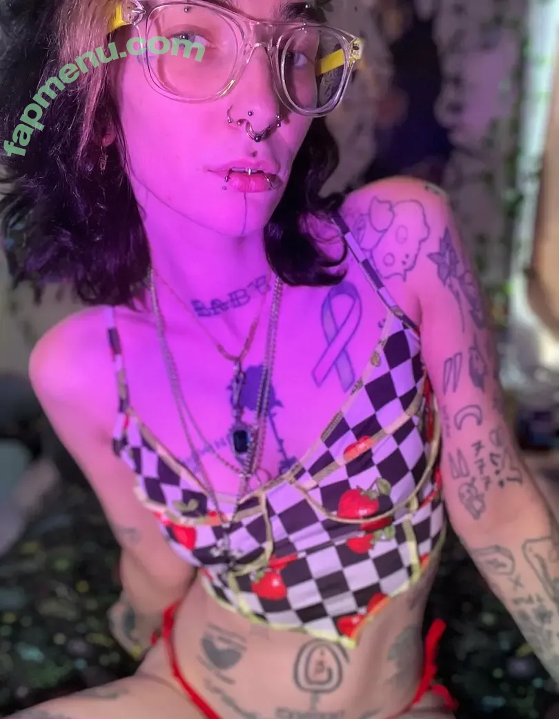 prettylittlefreak13 nude photo #0586 (pre.ttylil13)