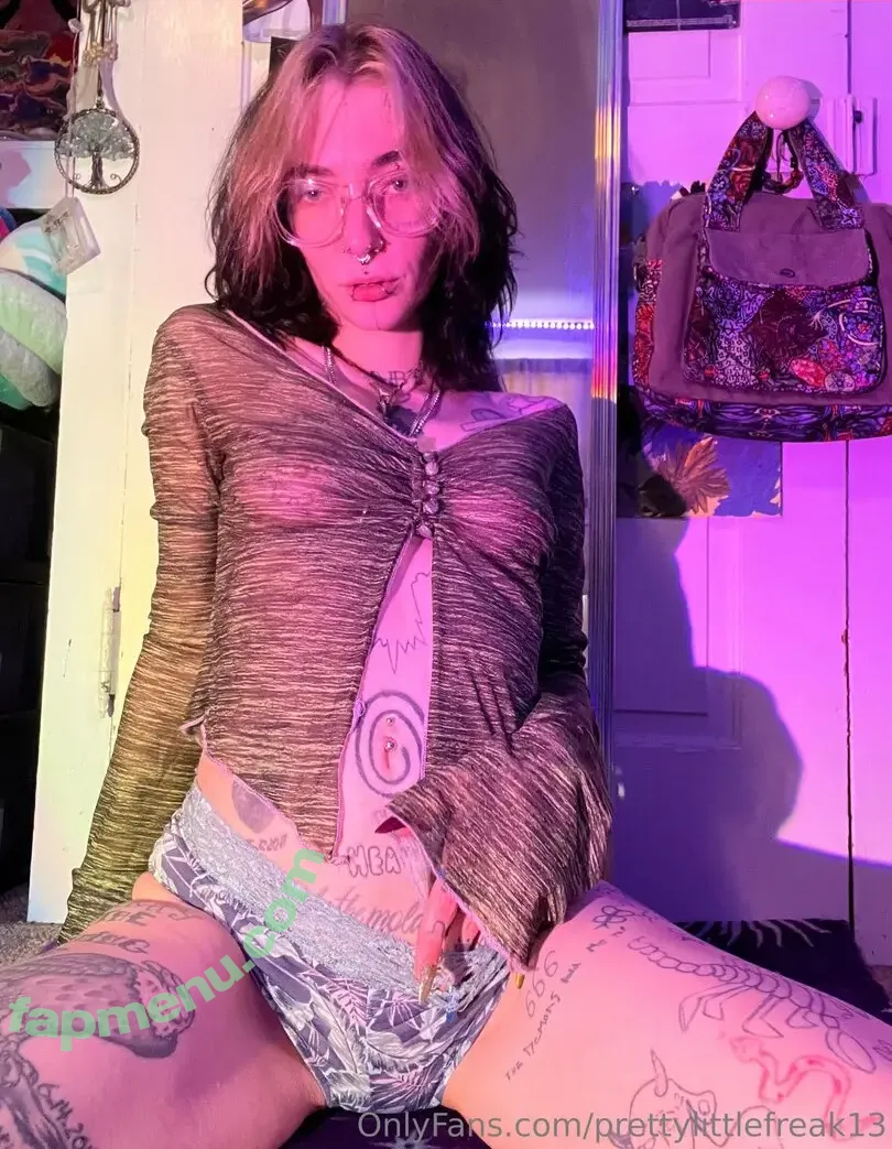 prettylittlefreak13 nude photo #0597 (pre.ttylil13)