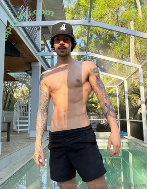 prettymixedboyexclusive / prettyexclusive nude photo #0009